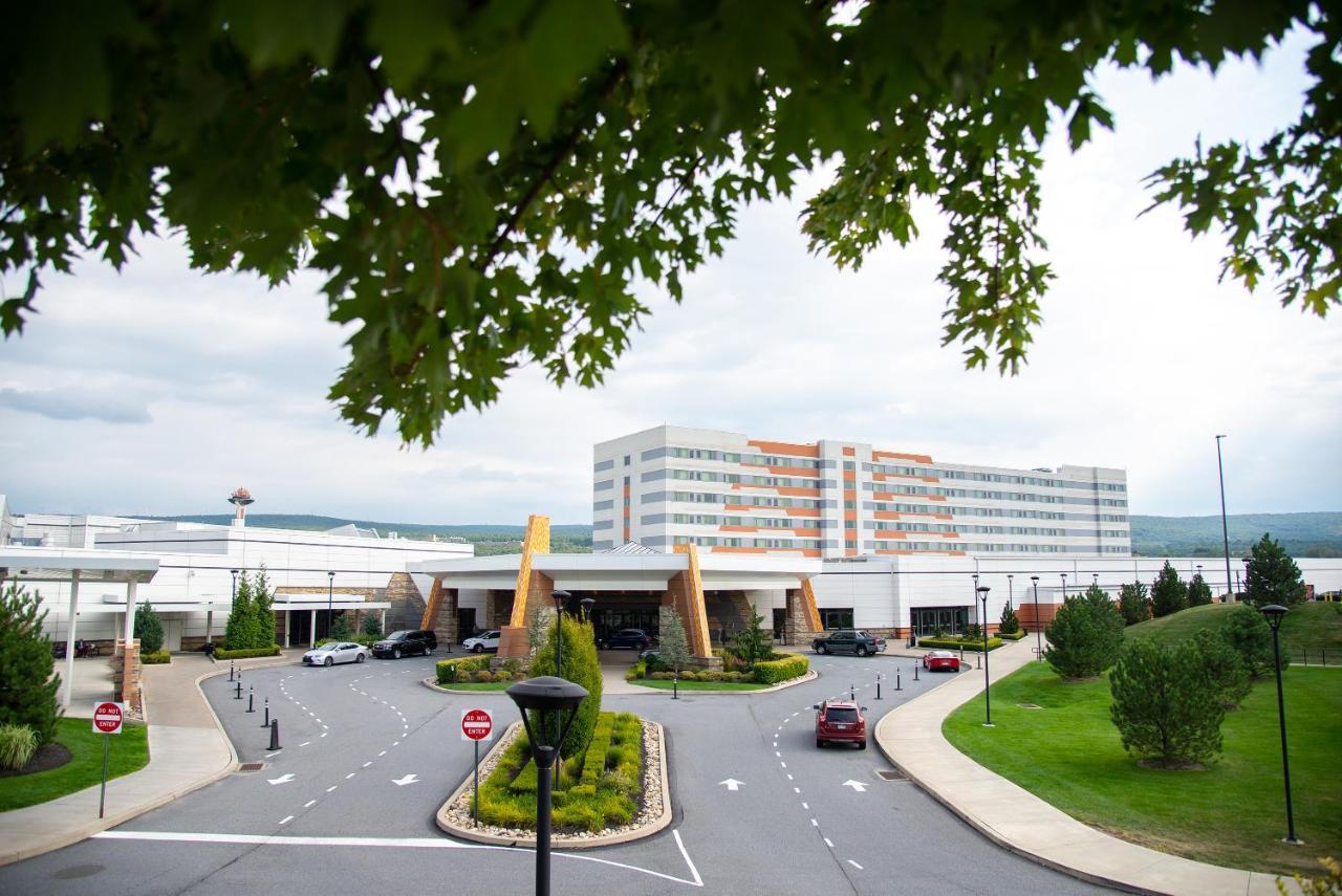 Mohegan Pennsylvania - Adults Only Wilkes-Barre Exterior foto